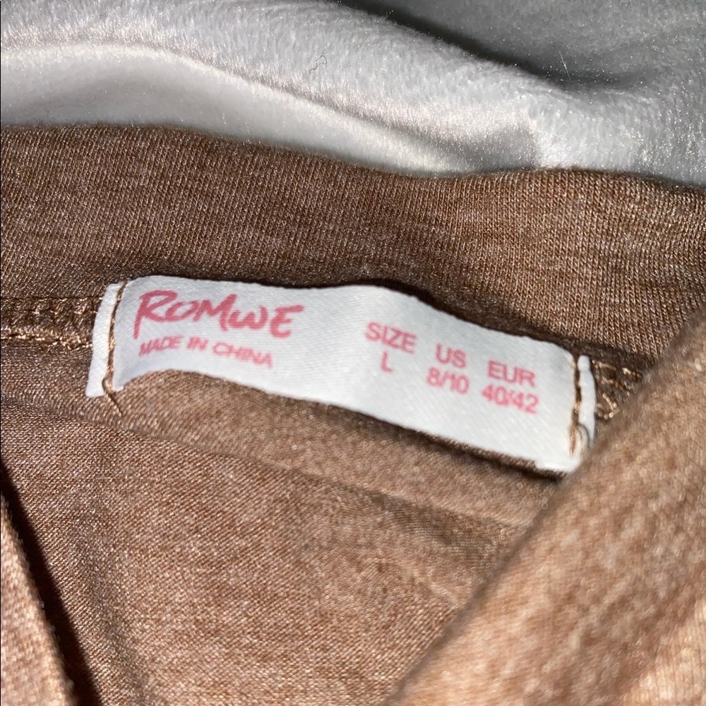 ROMWE crop top - Picture 2 of 2